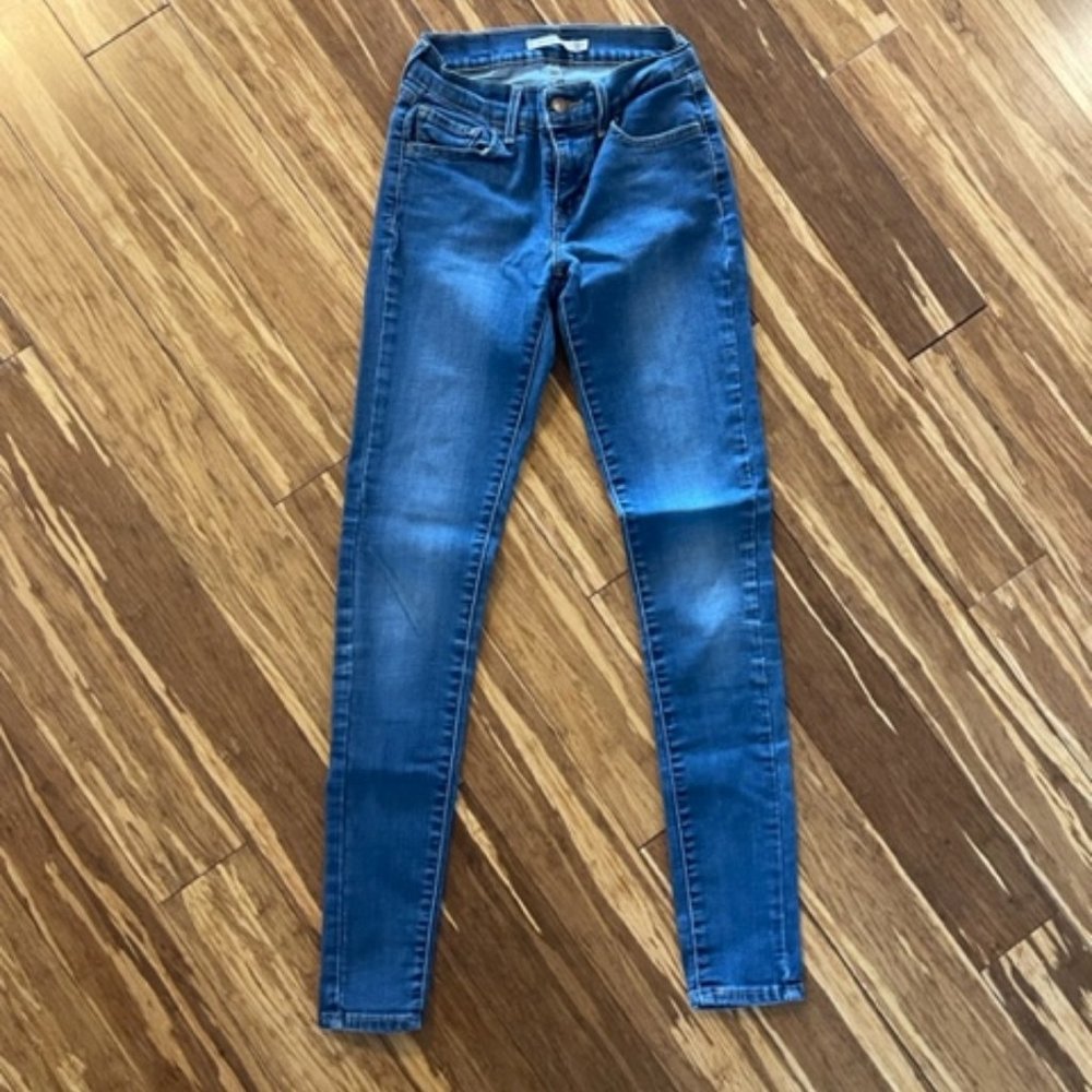 710 Levi Super Skinny Size 24
